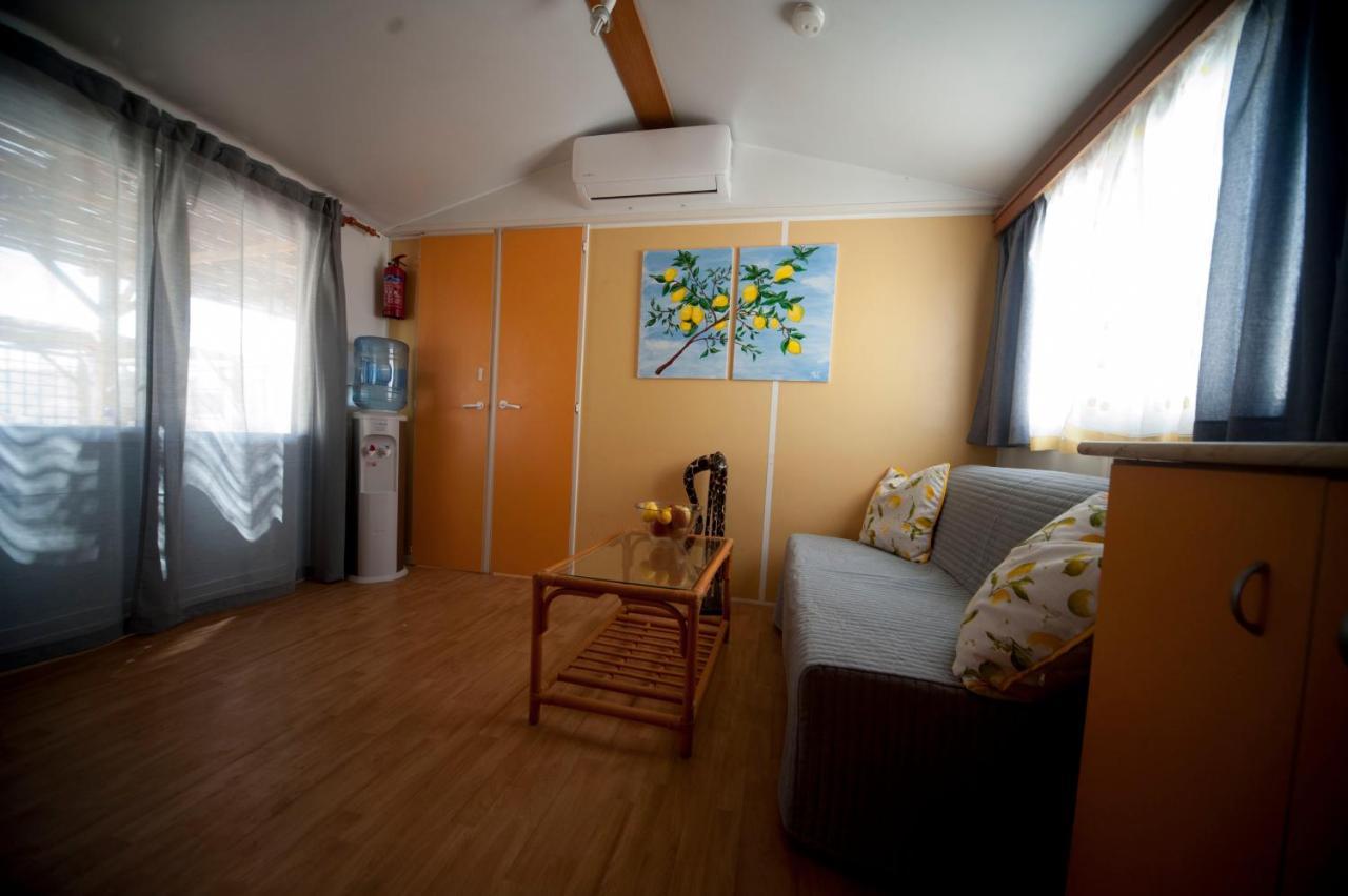 Cortijo Flamingos Apartment ชิกลานา เด ลา ฟรอนเตรา ภายนอก รูปภาพ