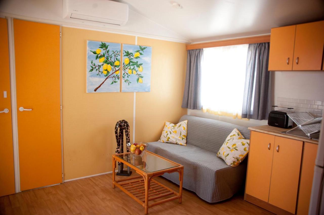 Cortijo Flamingos Apartment ชิกลานา เด ลา ฟรอนเตรา ภายนอก รูปภาพ